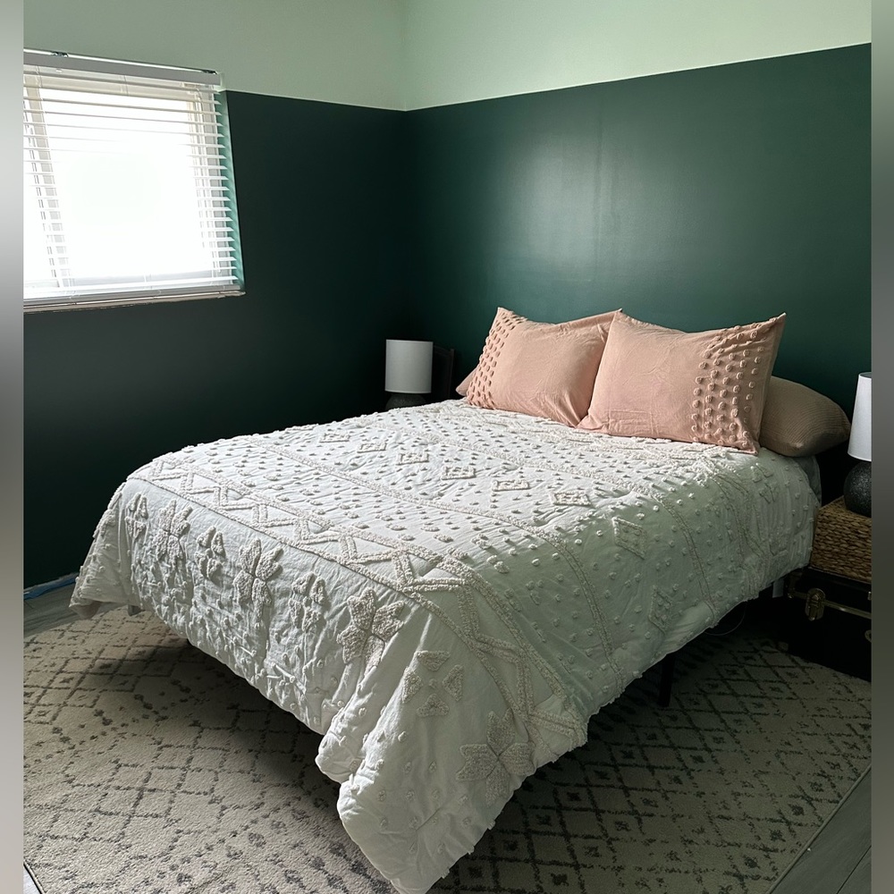 UO BEDDING FOR CHLOE